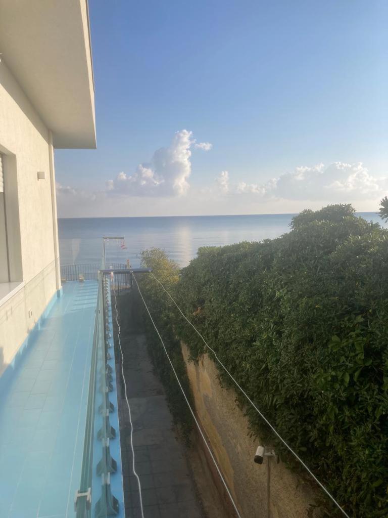 Blue Life, Sea-Luxury Rooms On The Beach Between Palermo And Cefalu' Casteldaccia Pokoj fotografie