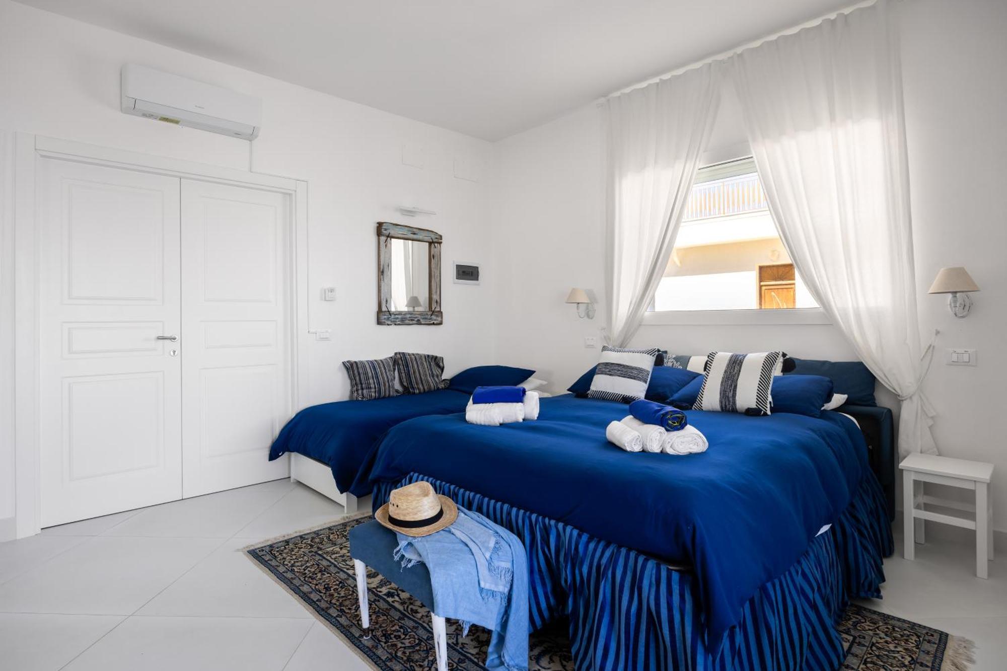 Blue Life, Sea-Luxury Rooms On The Beach Between Palermo And Cefalu' Casteldaccia Pokoj fotografie